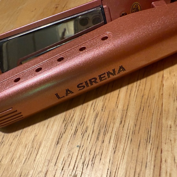 Beach Wave Hair Straightener - Picture 1 of 7